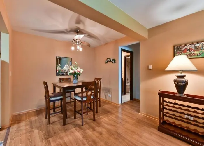 Apartamento Mins From O'hare • Safe Location • Private Parking Chicago