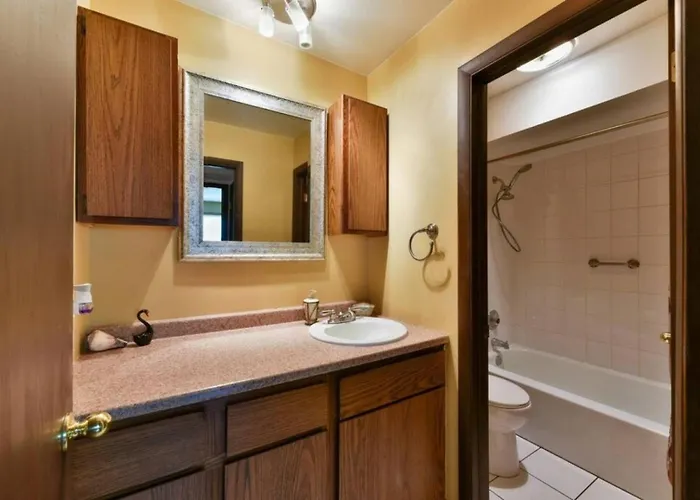 Mins From O'hare • Safe Location • Private Parking Apartamento Chicago