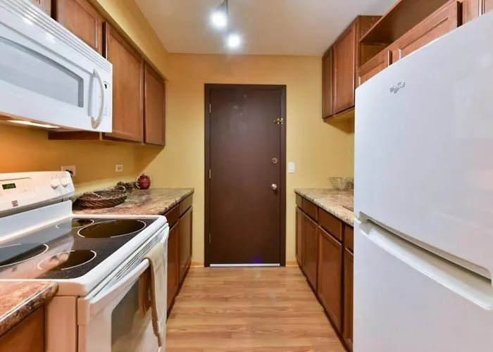 Mins From O'hare • Safe Location • Private Parking Apartamento Chicago
