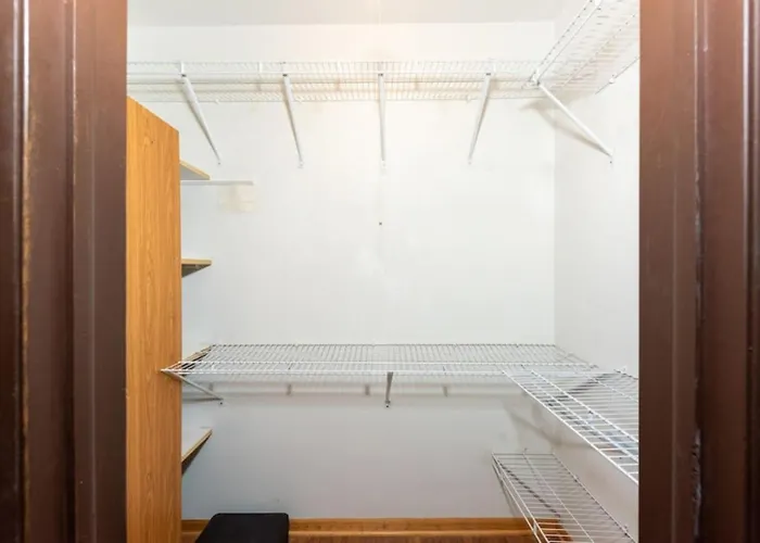 Apartamento Mins From O'hare • Safe Location • Private Parking