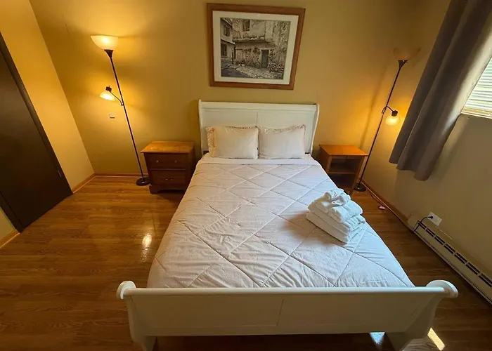 Mins From O'hare • Safe Location • Private Parking *