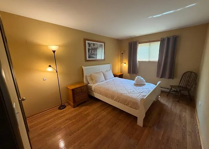 Apartment Mins From O'hare • Safe Location • Private Parking *